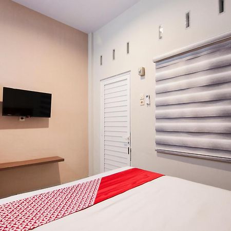 Oyo 725 My Arm Home & Stay Medan Exterior photo
